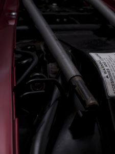 Umístění pod sedlo