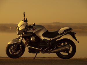 Moto Guzzi 1200 Sport V4