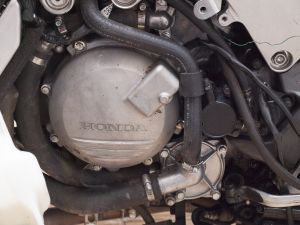 VFR800 VTEC - Výměna regulátoru napětí, výměna alternátoru