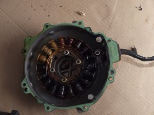 VFR800 VTEC - Výměna regulátoru napětí, výměna alternátoru