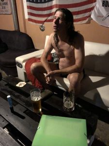 20180921_193848063_iOS