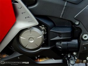 2010-Honda-VFR1200F-DCT-2