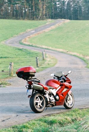 Test VFR800VTEC - 1. část