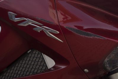 A nálepka je drahá...